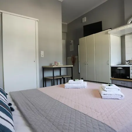 Maistros 1 Bed & Breakfast 3*