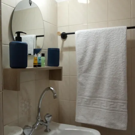 Maistros 1 Bed & Breakfast 3*