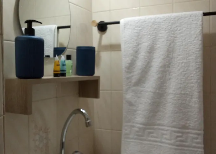 Maistros 1 Bed & Breakfast 3*