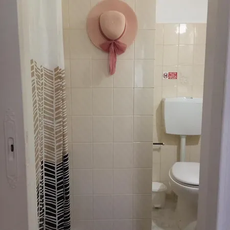 Maistros 1 Bed and Breakfast