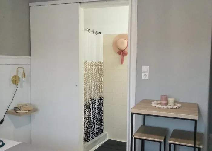 Couette-café Maistros 1 3*