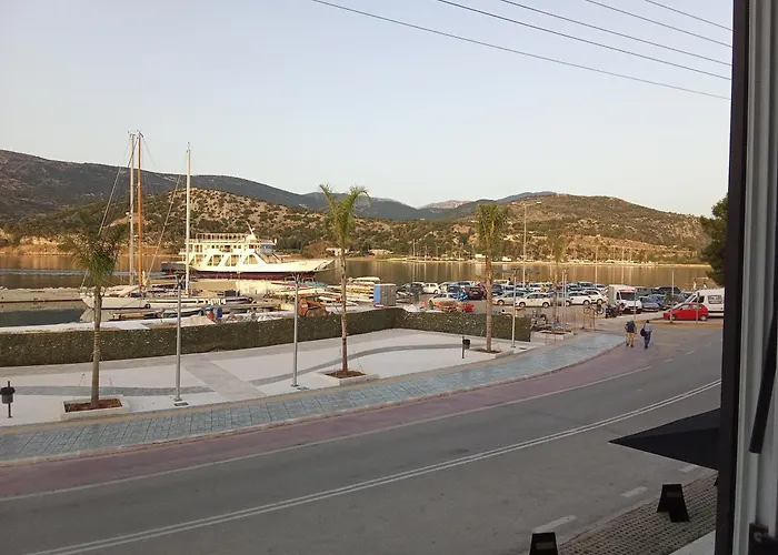 Couette-café Maistros 1 3*